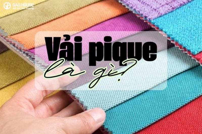 Cận cảnh chất liệu vải cotton pique đặc trưng của áo thun có cổ nam, bề mặt dệt nổi thoáng khí