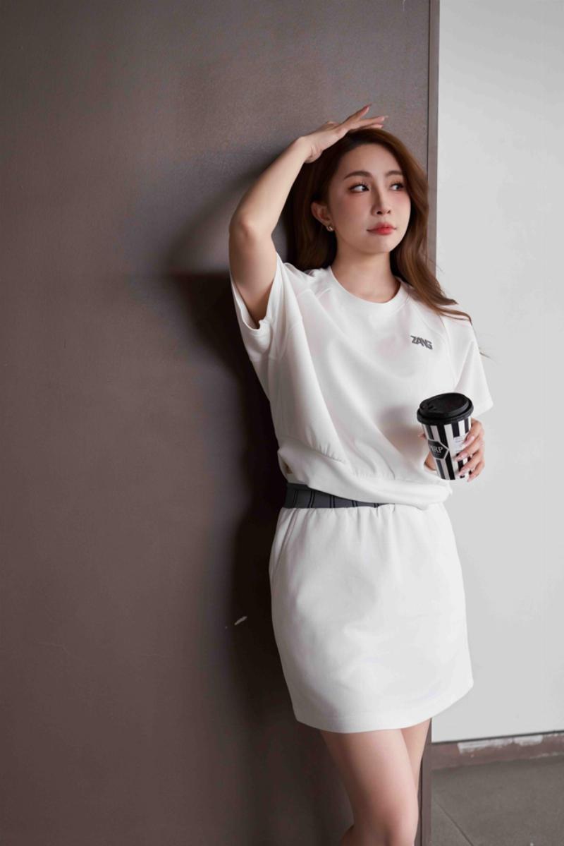 Phụ nữ tự tin diện quần short thể thao nữ, thể hiện sự thoải mái, phù hợp mọi vóc dáng.