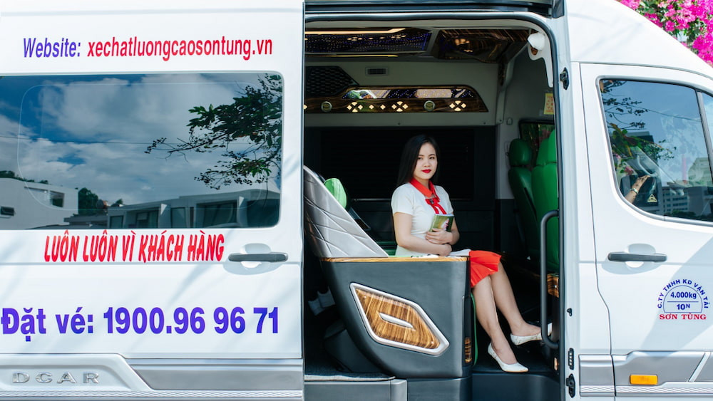 Hướng dẫn các phương thức đặt vé và thanh toán tiện lợi tại nhà xe Sơn Tùng.