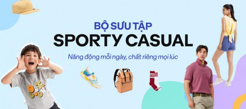 Áo khoác kaki nữ có nón màu be kết hợp với quần jeans và giày thể thao, tạo nên vẻ ngoài năng động, thoải mái và hợp thời trang cho cô gái trẻ.