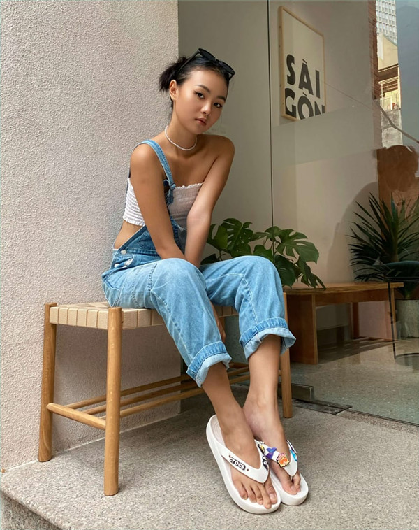 Dép xỏ ngón nữ Crocs Platform màu đen sành điệu