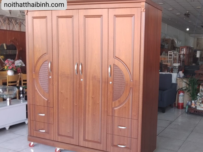 Hình ảnh hướng dẫn phòng tránh quần áo bị mốc hiệu quả, bao gồm việc sử dụng máy hút ẩm, túi hút ẩm và sắp xếp tủ quần áo gọn gàng.