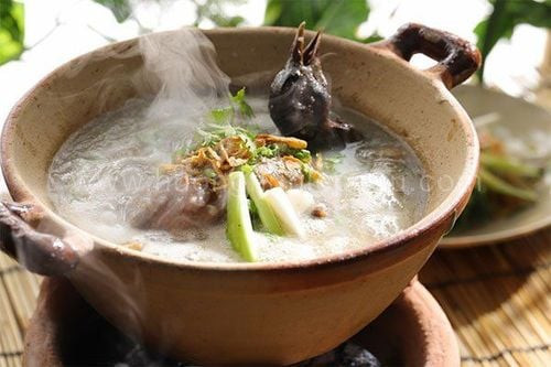 Cháo chim bồ câu hạt sen đậu xanh thơm ngon bổ dưỡng cho người lớn