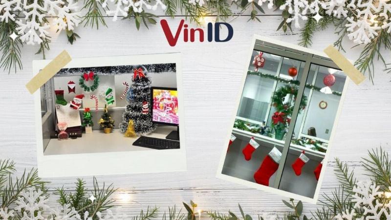 Một đôi giày thể thao màu trắng được bọc trong hộp quà được trang trí đẹp mắt với nơ và hoa, đặt trên bàn làm việc trong căn phòng ấm cúng. 