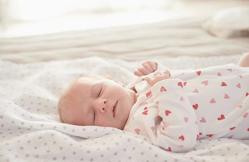 Giấc ngủ an lành của trẻ sơ sinh với tiếng ồn trắng nhẹ nhàng
