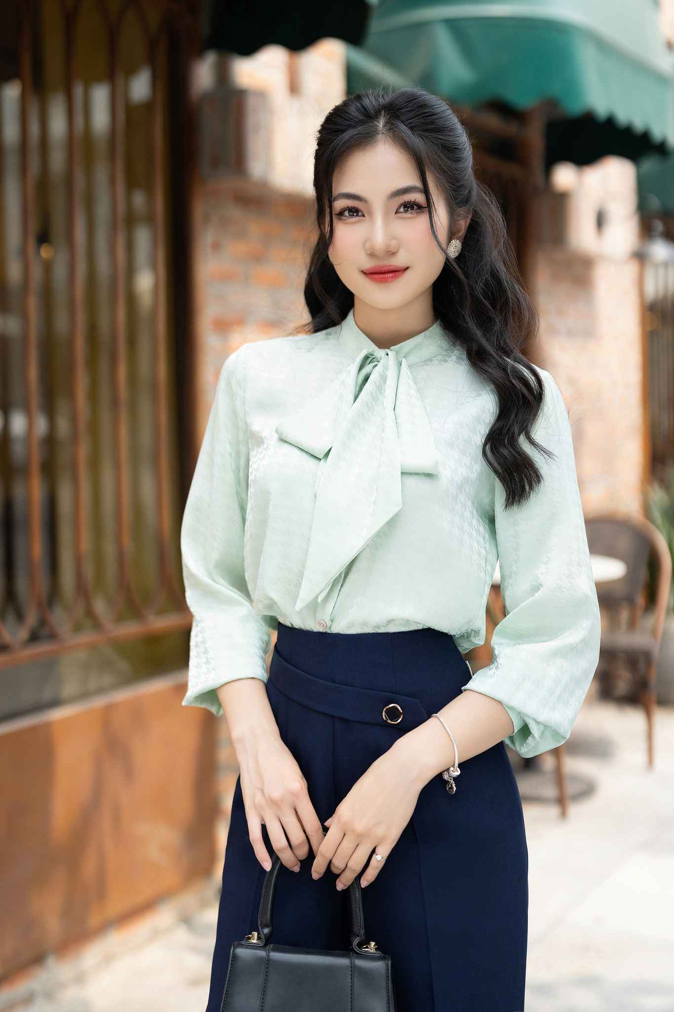 Áo sơ mi cách điệu thắt nơ