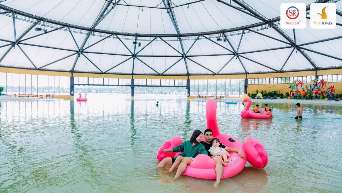 Hồ bơi bốn mùa Four Seasons Vinhomes Ocean Park 3 với mái vòm độc đáo