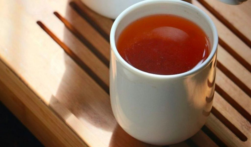Đặc điểm hình thái của cây chè vằng tươi