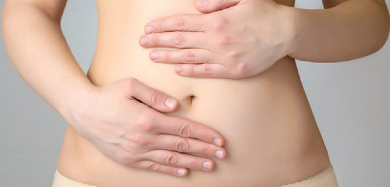 Mẹ bầu ở tuần thai 4 thường buồn nôn và đau ngực