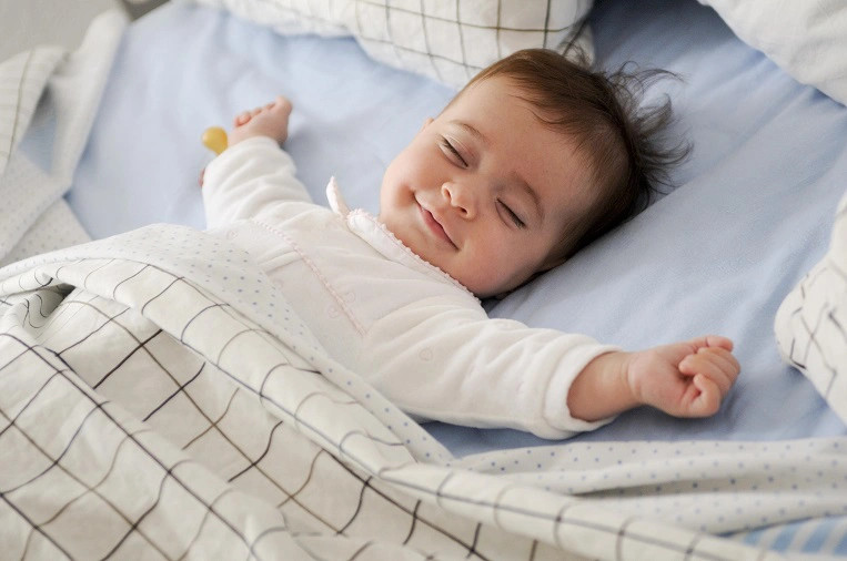 Sử dụng máy hút mũi cho bé giúp thông thoáng đường thở, giảm khó chịu