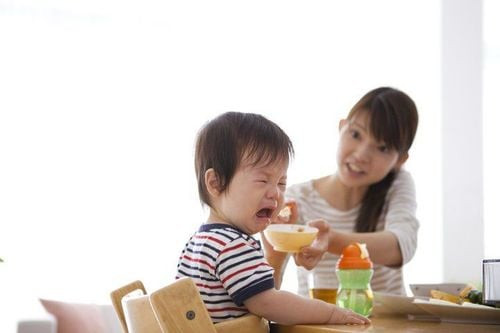 Trẻ em dưới 5 tuổi với biểu hiện biếng ăn, tiêu chảy và việc dùng men tiêu hóa