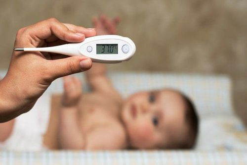 Thân nhiệt trẻ sơ sinh ổn định giúp bé khỏe mạnh và phát triển tốt