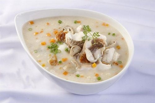 Cháo cá chép cung cấp đầy đủ dưỡng chất quan trọng cho mẹ và bé