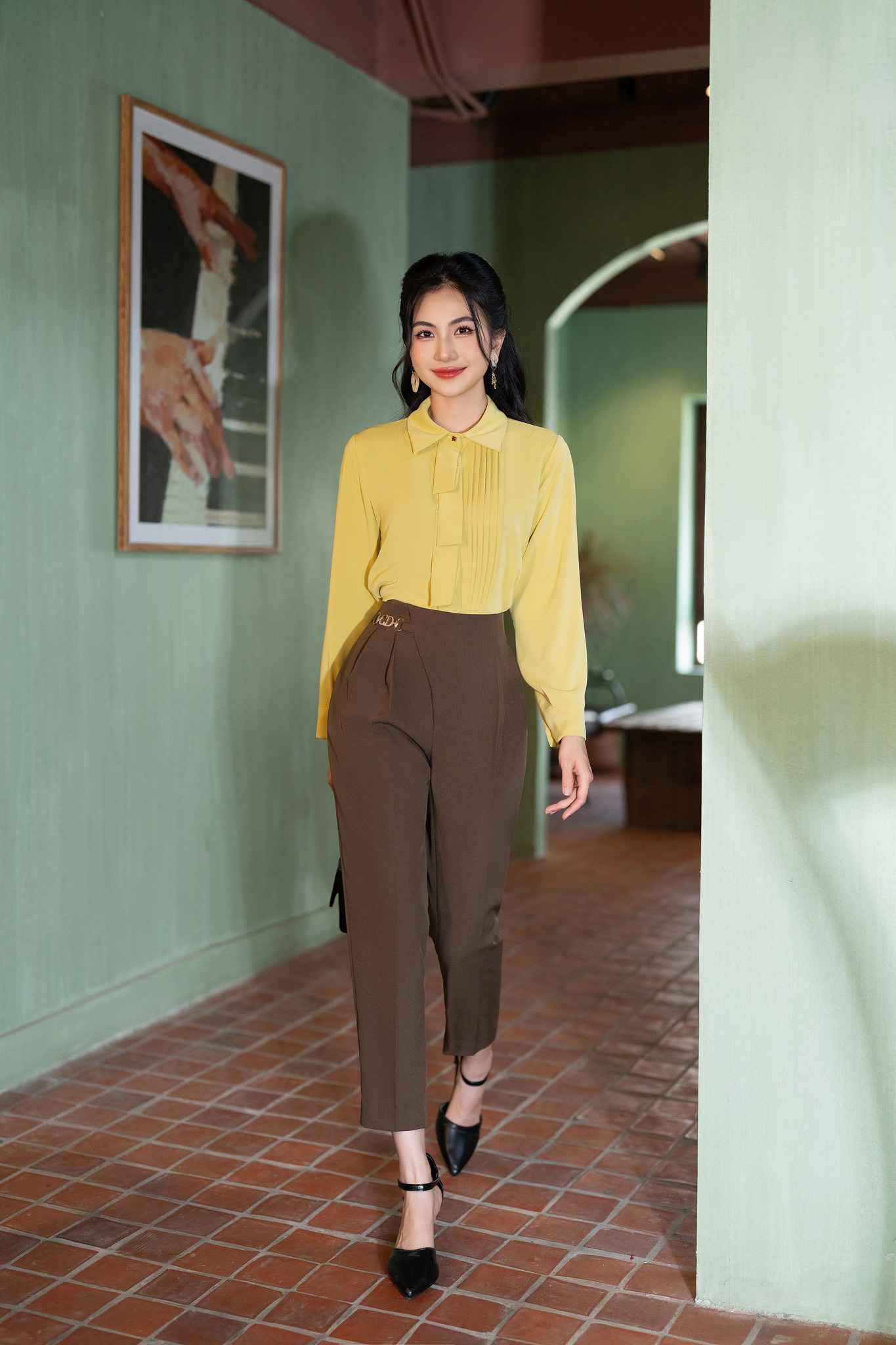 Áo sơ mi cách điệu phối ngực xếp ly