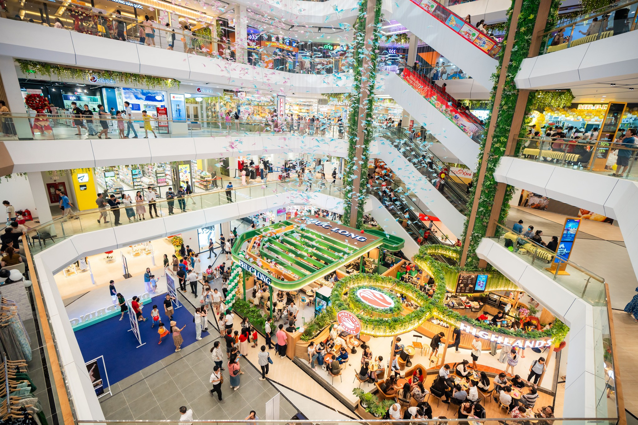 Khu vực check-in độc đáo với nghệ thuật sắp đặt tại Vincom Grand Park