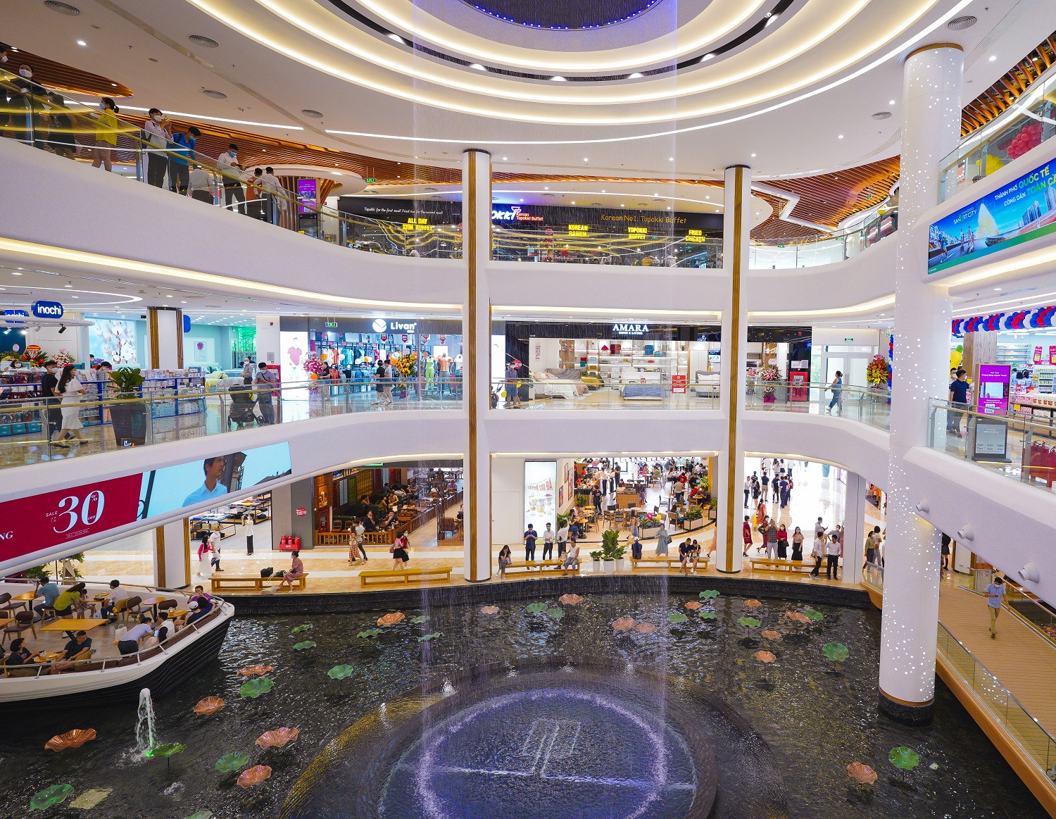 Thiết kế nội thất hiện đại và không gian xanh của Vincom Mega Mall Grand Park