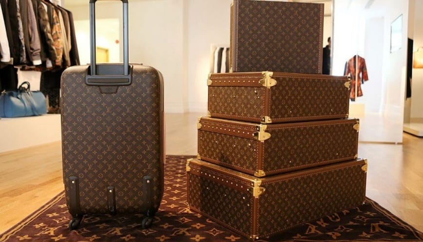 Vali size 20 của các hãng có bị lệch kích thước nhiều không?